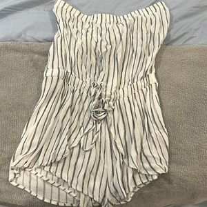 perfect condition, worn once, true to size, ties in the front,